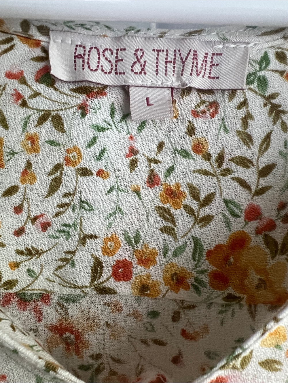 Rose & Thme Cream Floral V-Neck Ruffle Hem Blouse - Picture 2 of 16